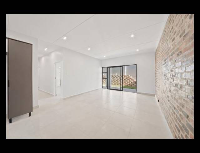 3 BEDROOM APARTMENT FOR SALE IN BRYANSTON